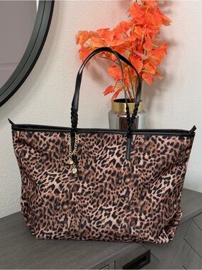 Victoria's Secret Large Leopard Woven Handle
Tote Bag bundle